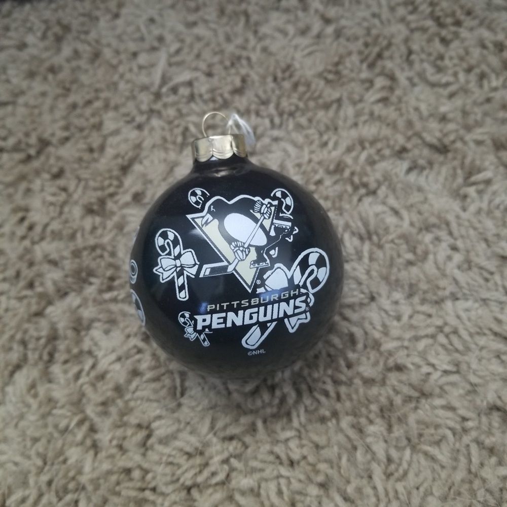 5/$25 Pittsburgh Penguins ornament